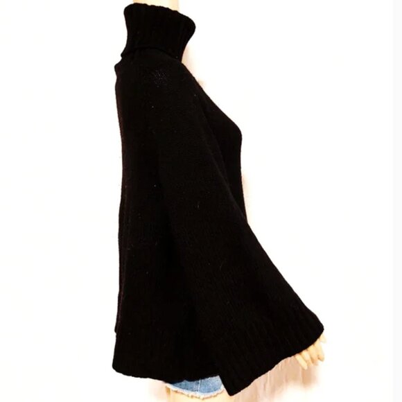 Celebrity Favorite Theory Black Bell Sleeved Juliet Sweater-Size S/P - Picture 2 of 7